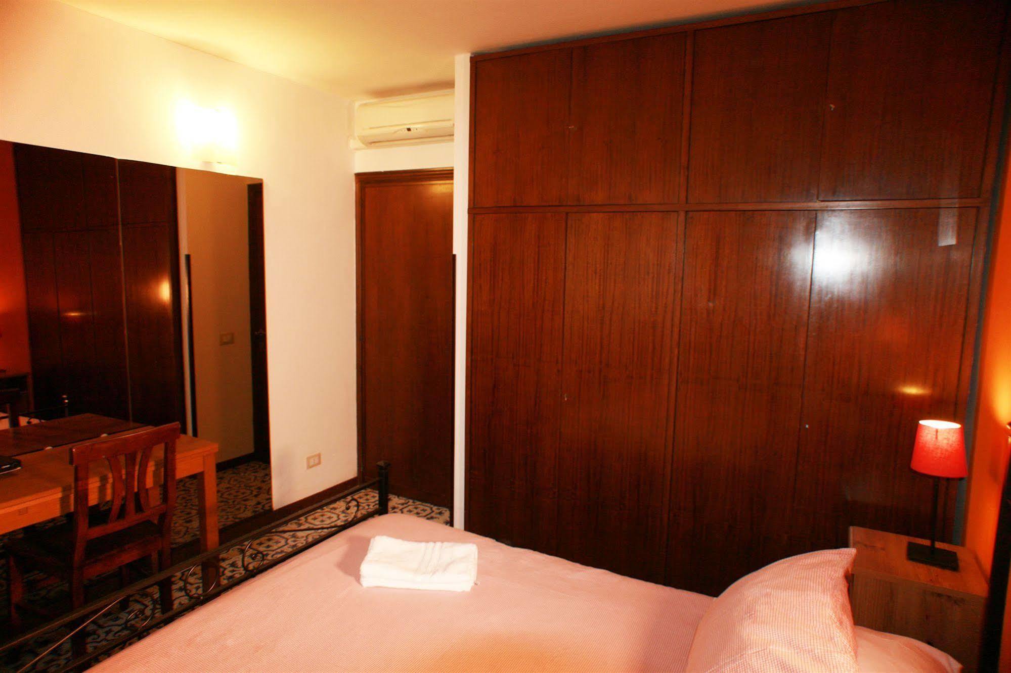 Macao Rooms Рим Экстерьер фото